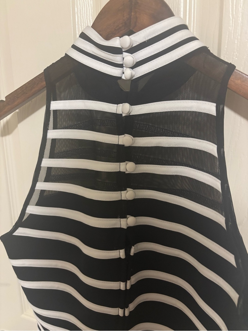 JS Collections Black White Striped Mesh Halter Top Size 10 - Picture 7 of 9